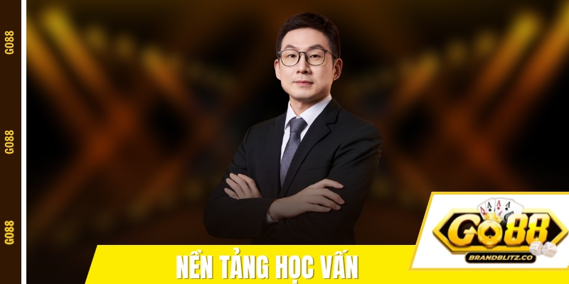 Nền tảng học vấn của CEO Curtin